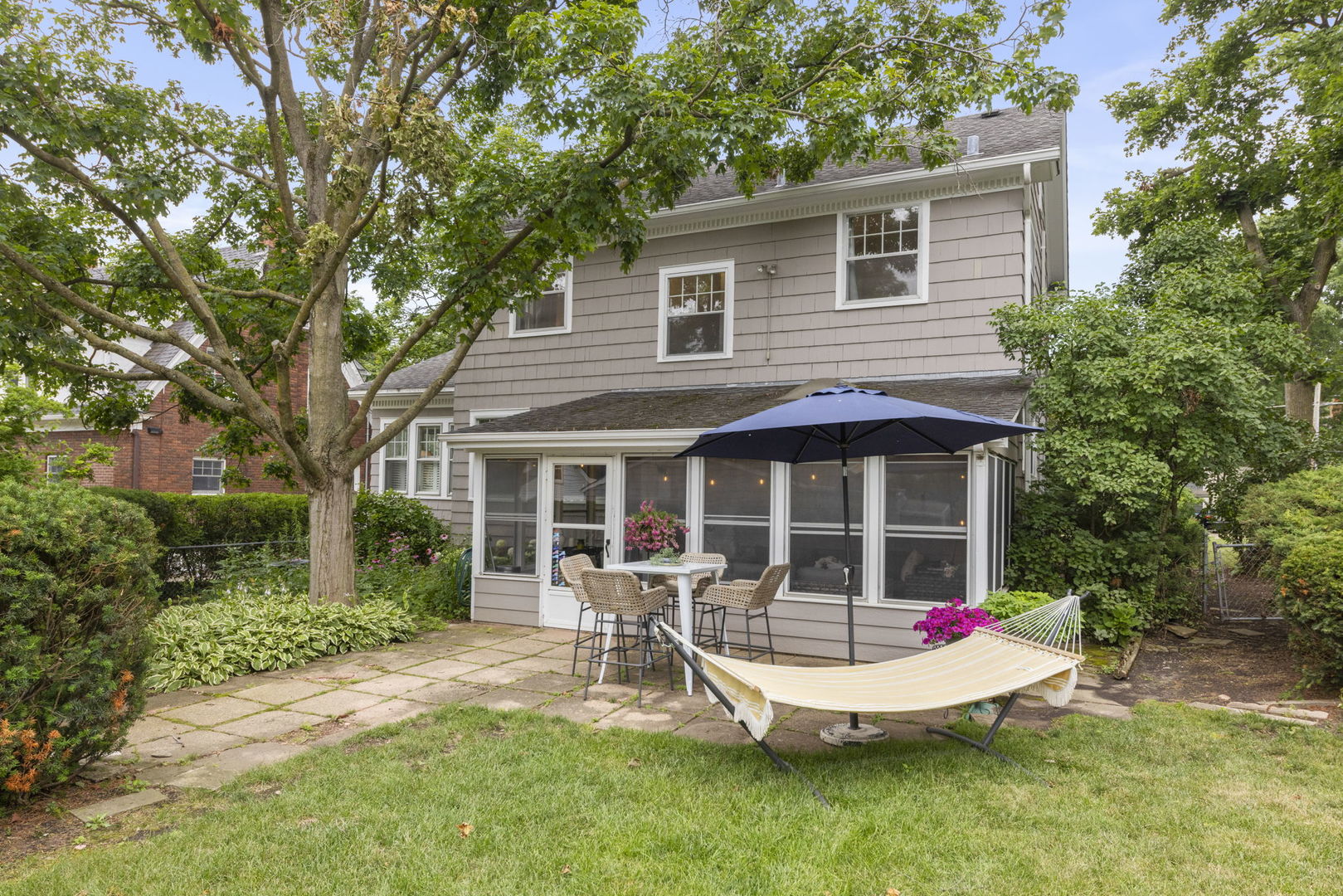 345 N Montclair Avenue, Glen Ellyn, IL 60137