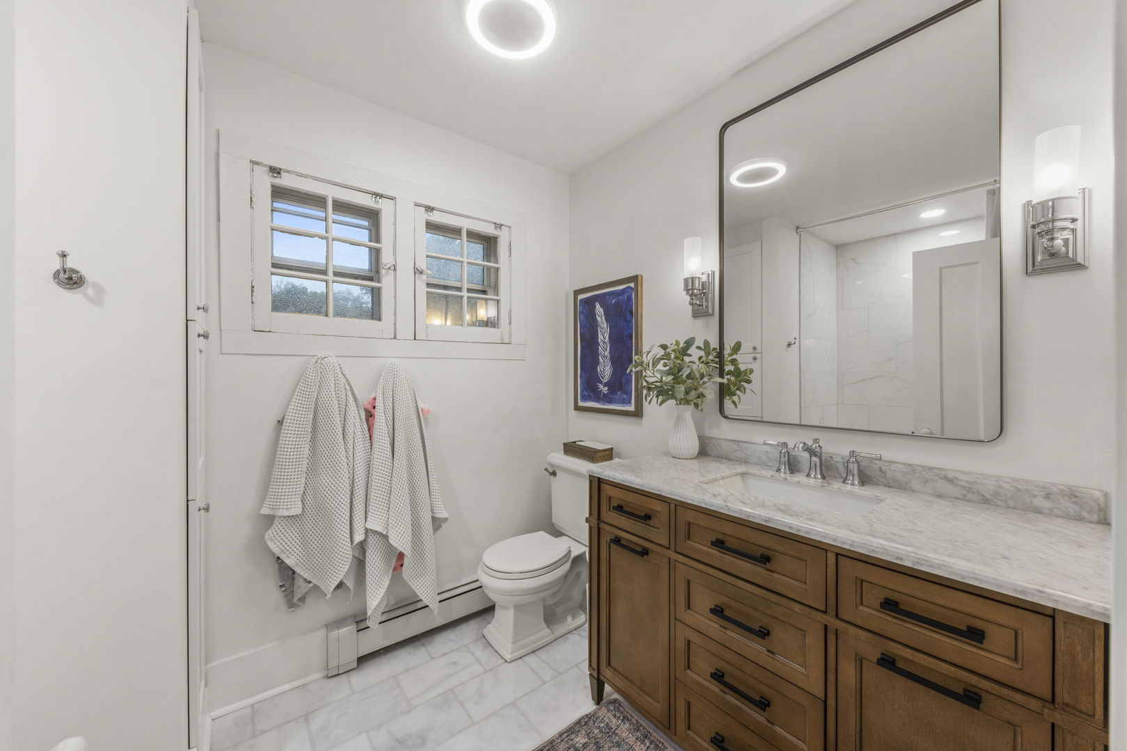 345 N Montclair Avenue, Glen Ellyn, IL 60137