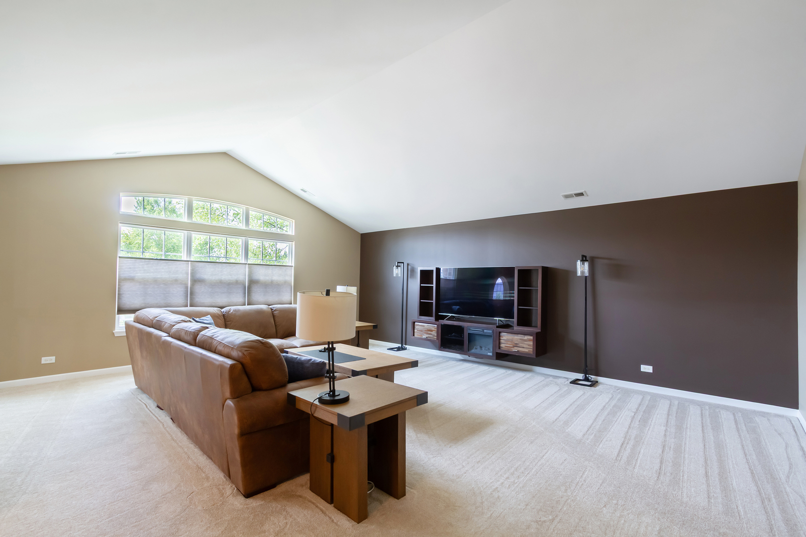 2746 Acorn Court #2746, West Dundee, IL 60118