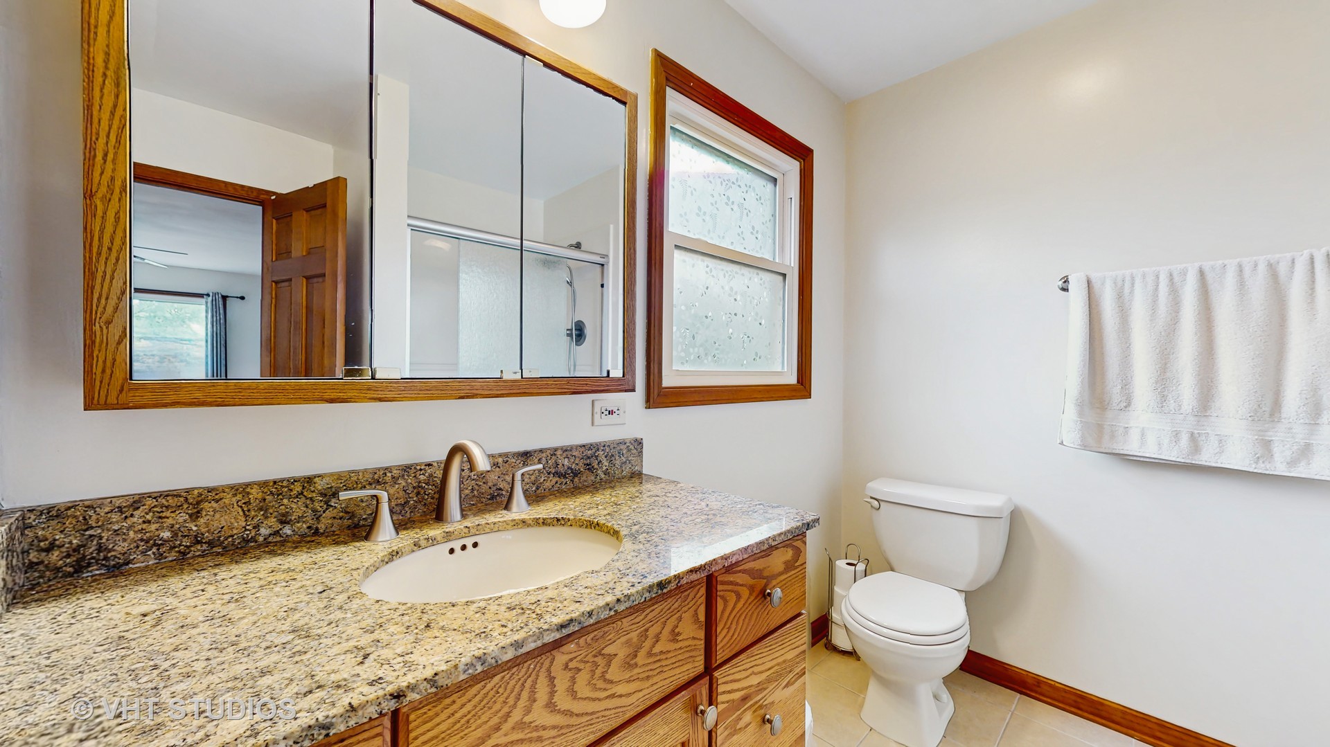 230 W Weathersfield Way, Schaumburg, IL 60193
