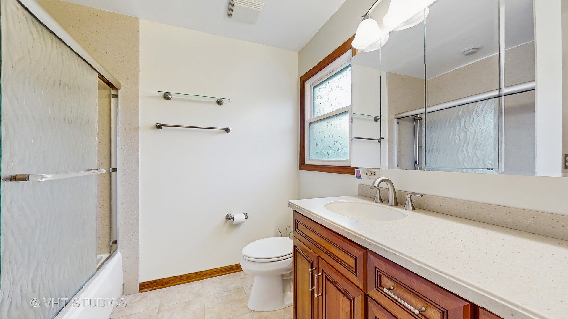 230 W Weathersfield Way, Schaumburg, IL 60193
