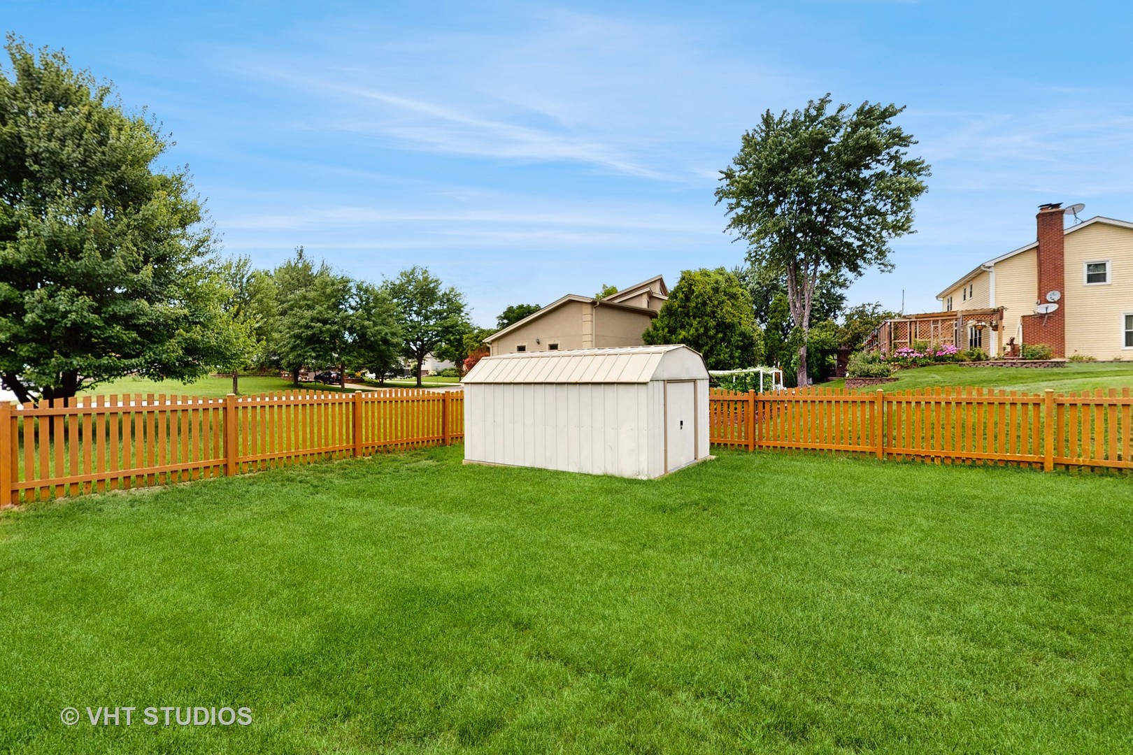 230 W Weathersfield Way, Schaumburg, IL 60193