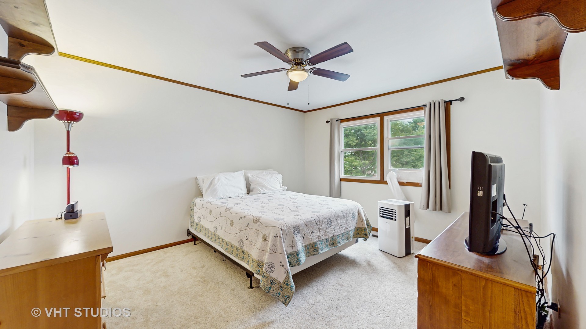 230 W Weathersfield Way, Schaumburg, IL 60193