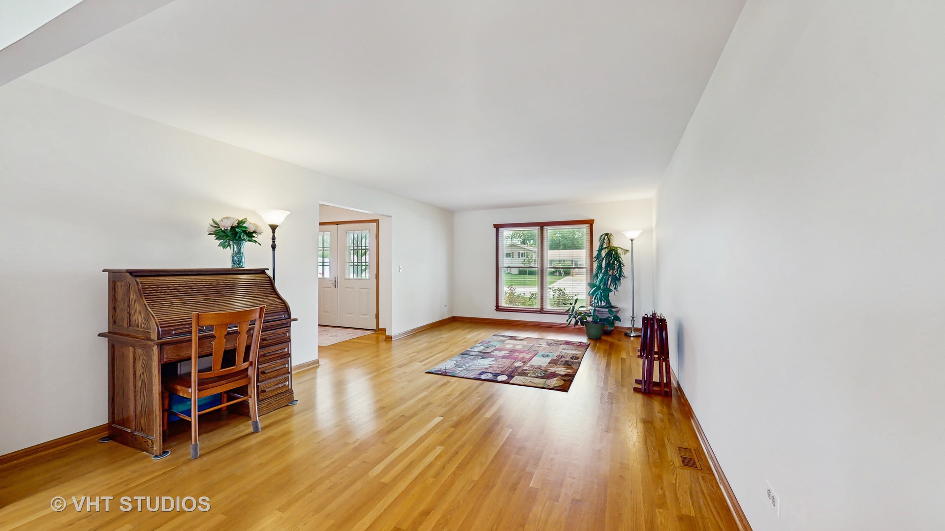 230 W Weathersfield Way, Schaumburg, IL 60193