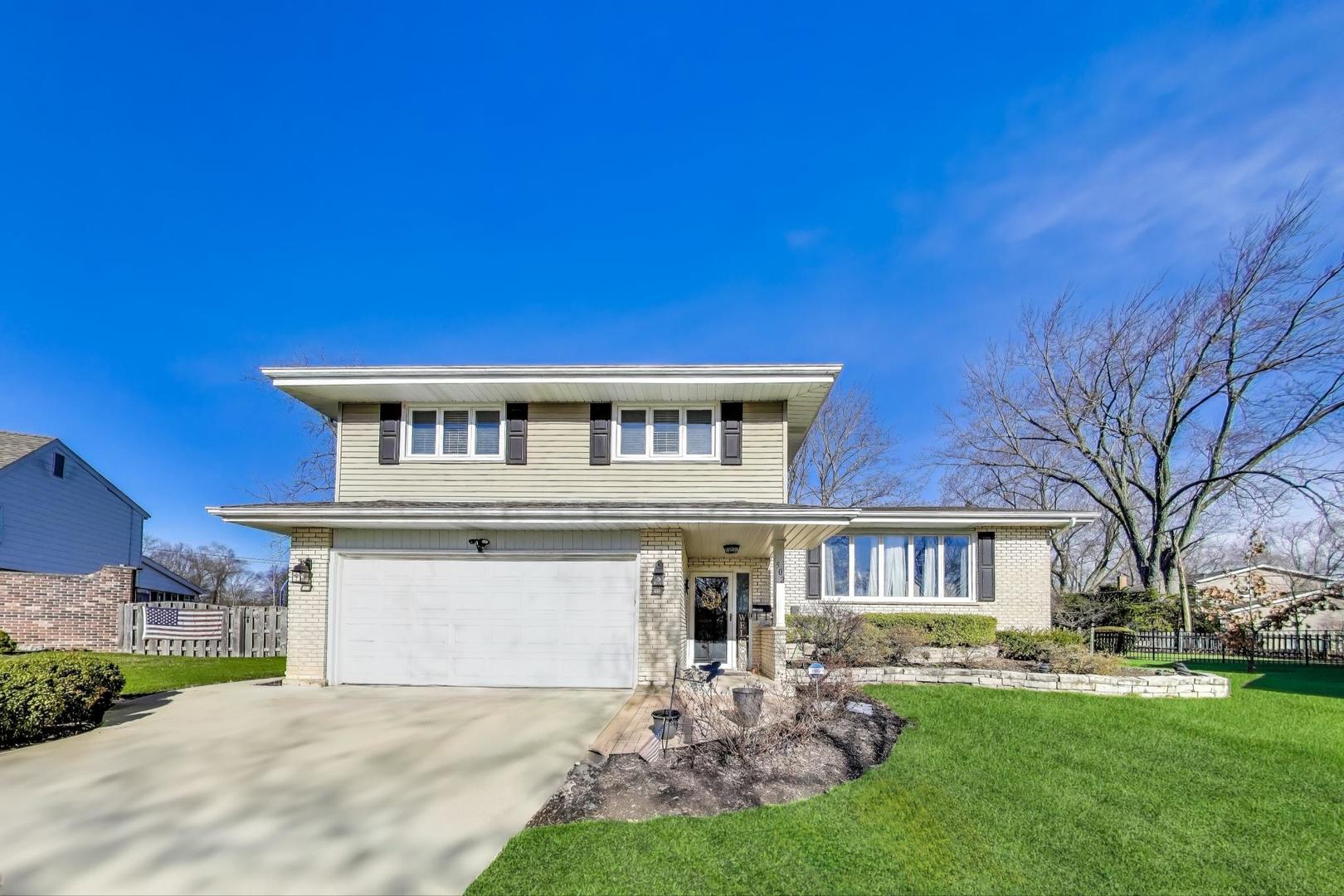 502 S Reuter Drive, Arlington Heights, IL 60005