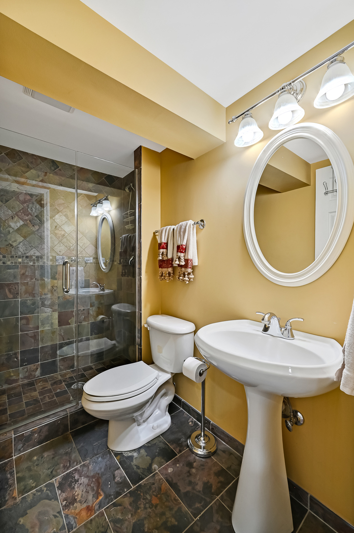308 Oakbrook Court, Bartlett, IL 60103