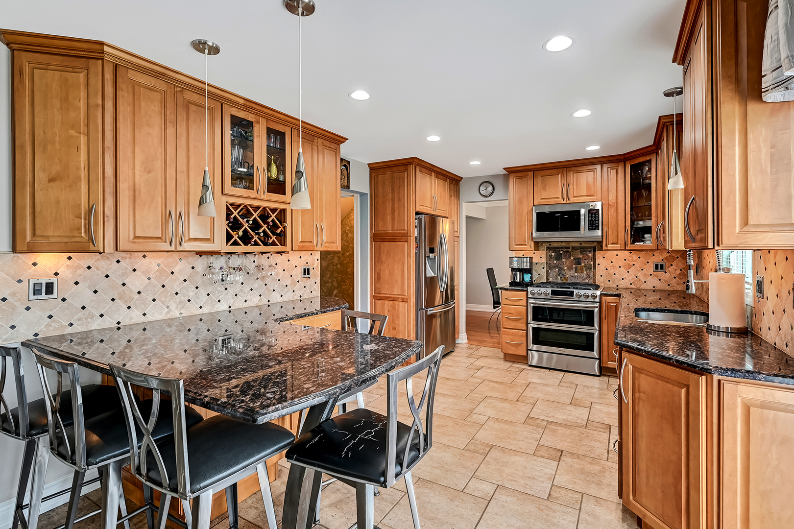 308 Oakbrook Court, Bartlett, IL 60103
