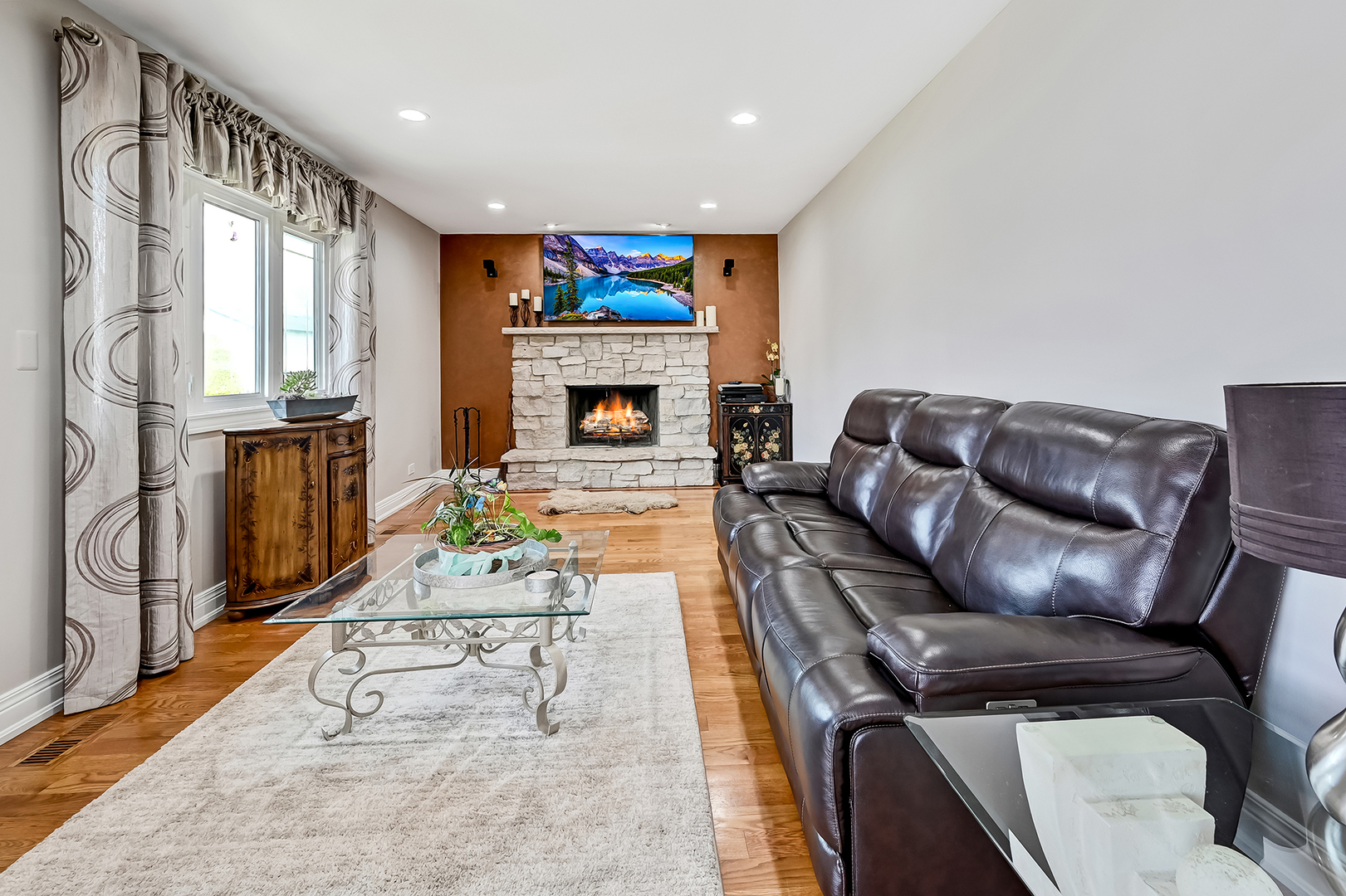 308 Oakbrook Court, Bartlett, IL 60103