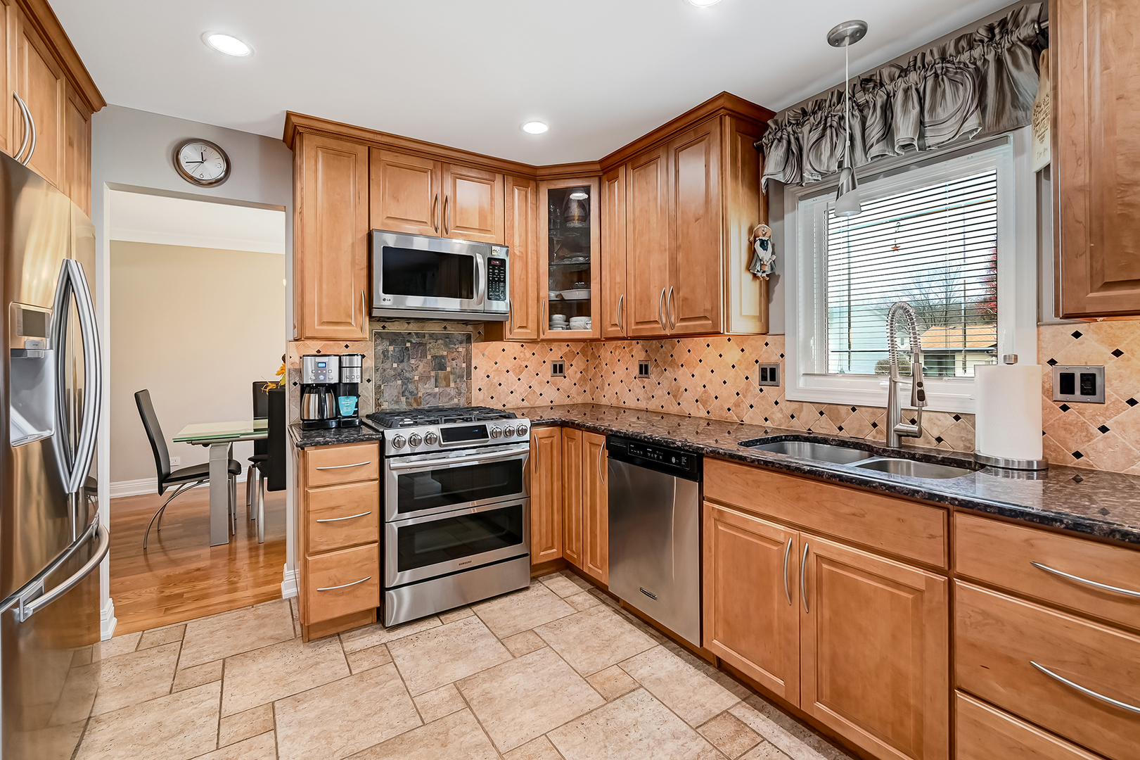 308 Oakbrook Court, Bartlett, IL 60103