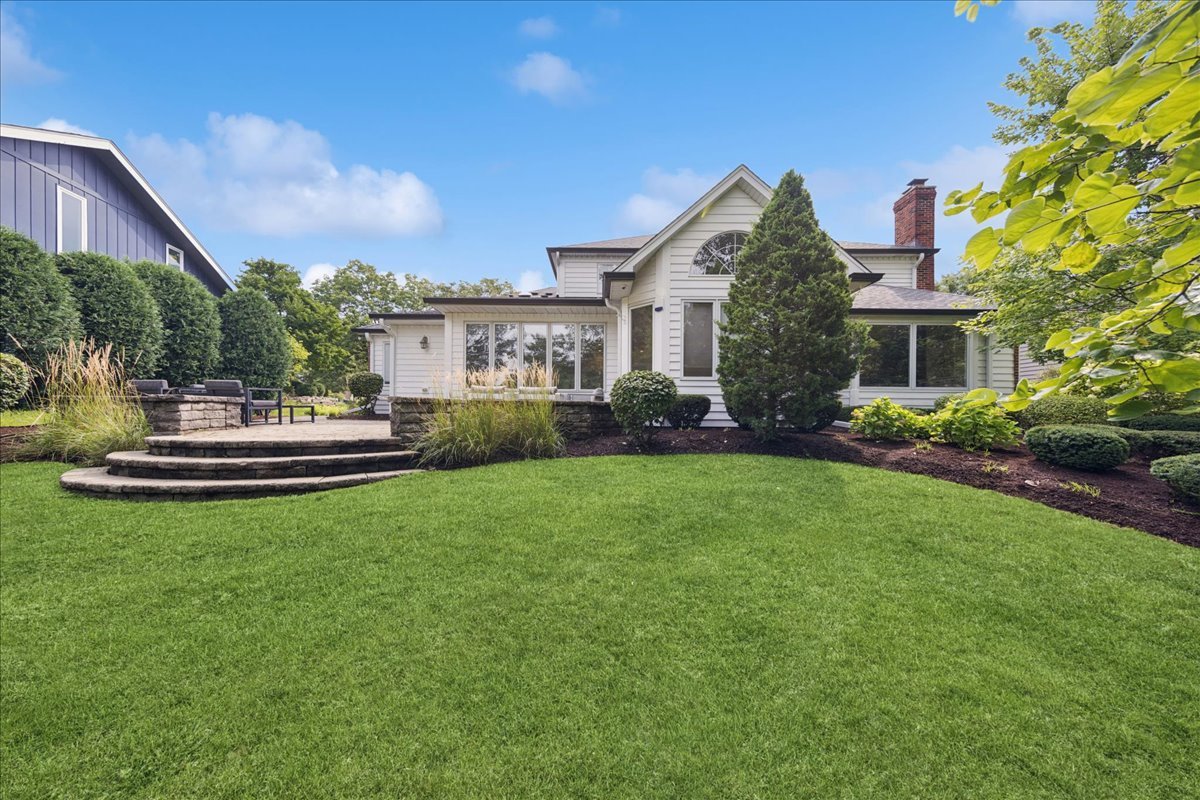 221 Meadowbrook Lane, Hinsdale, IL 60521