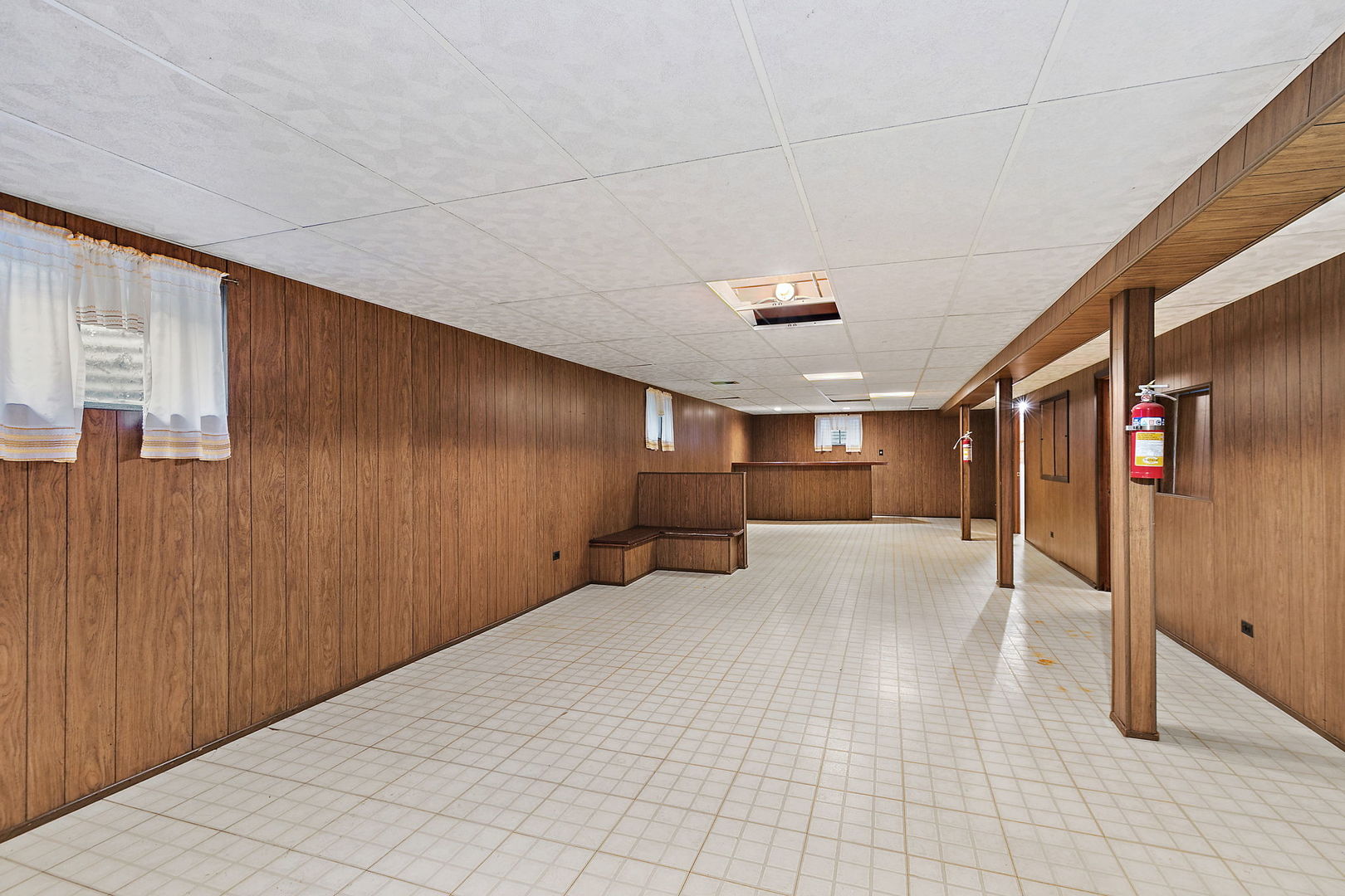 614 E Weathersfield Way, Schaumburg, IL 60193
