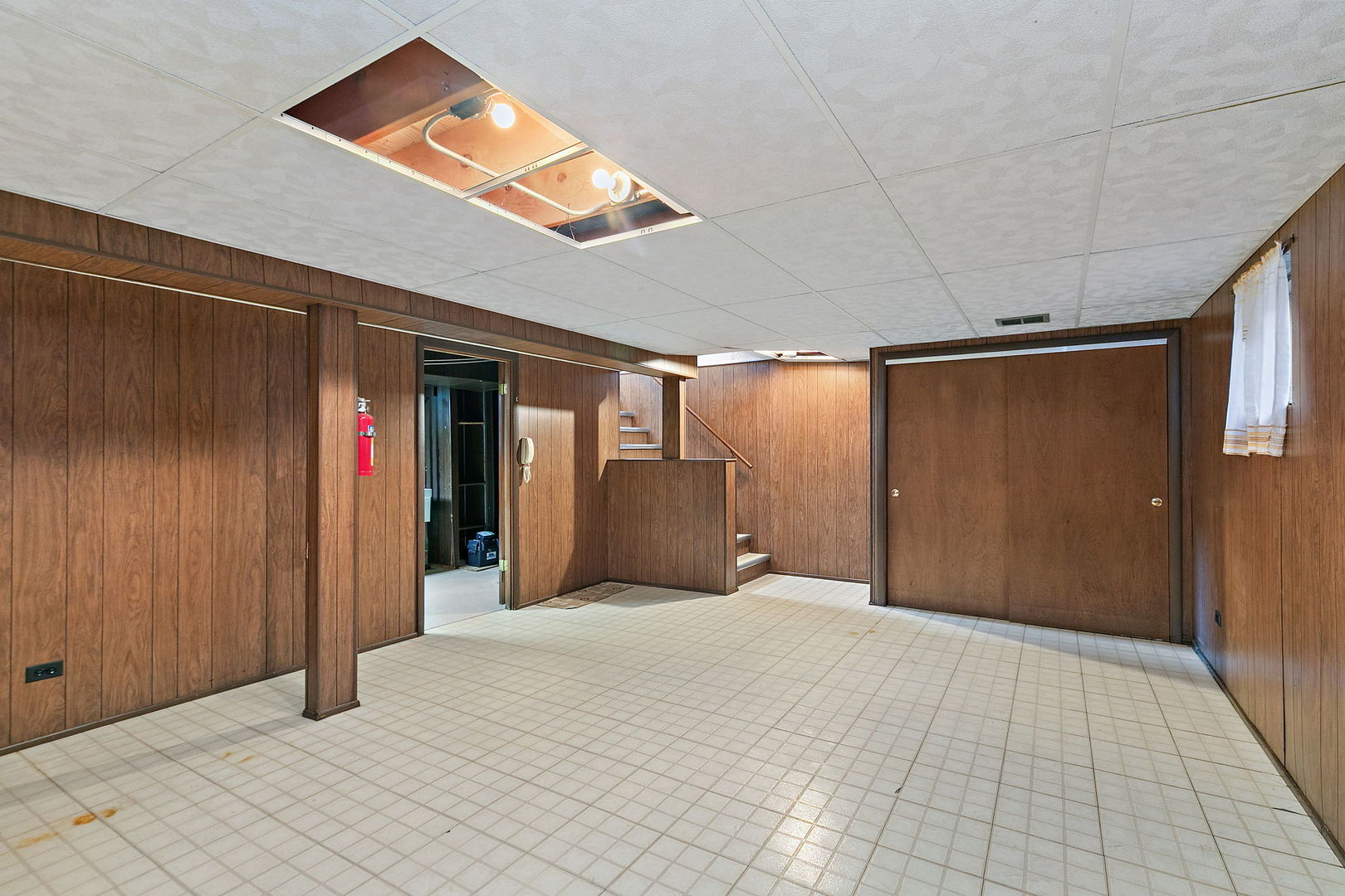 614 E Weathersfield Way, Schaumburg, IL 60193