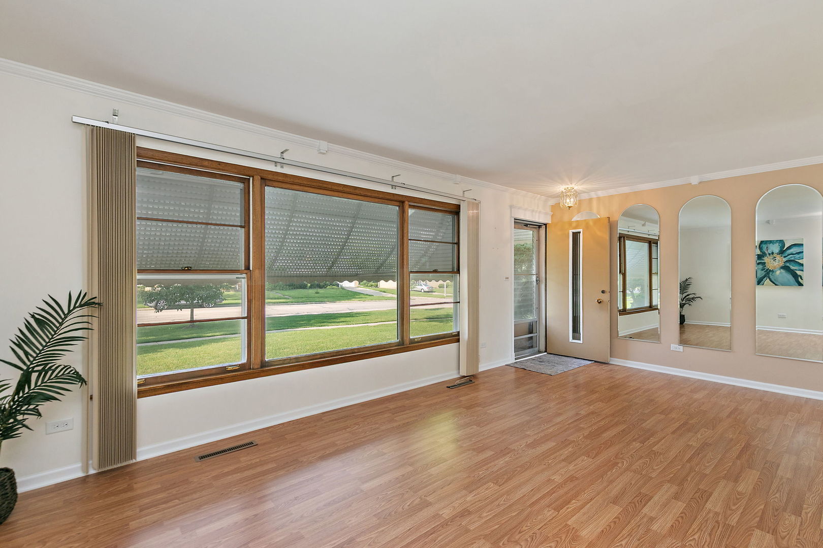 614 E Weathersfield Way, Schaumburg, IL 60193