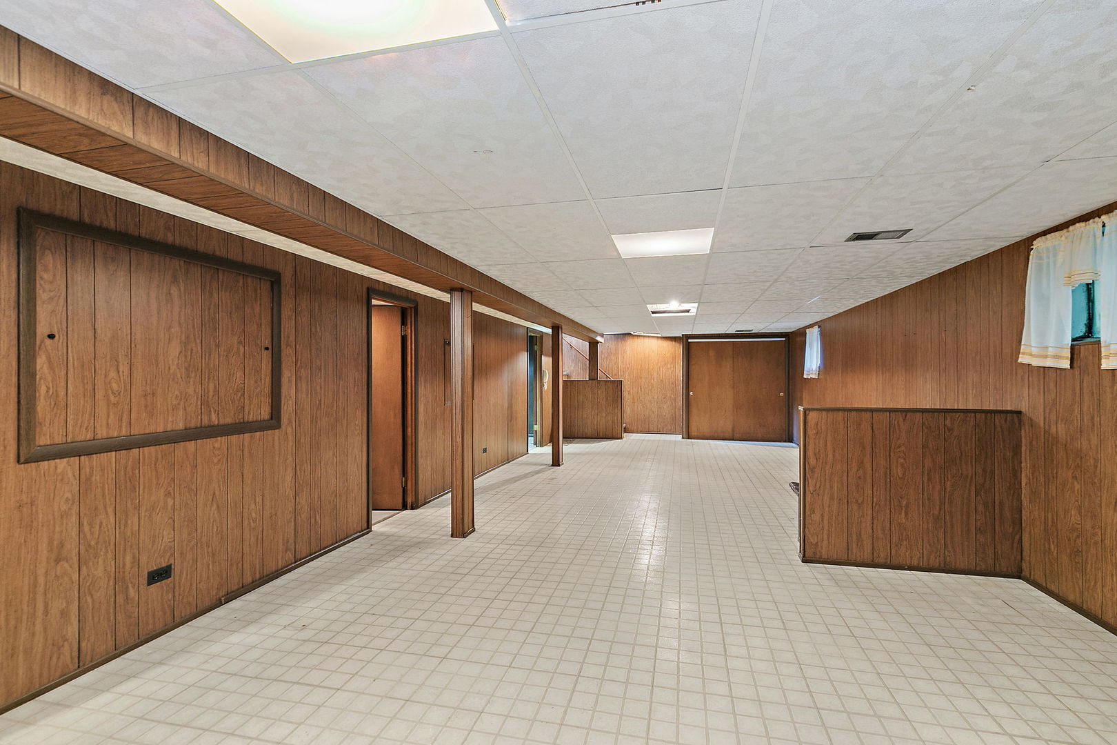 614 E Weathersfield Way, Schaumburg, IL 60193