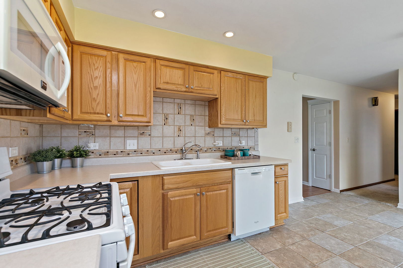 614 E Weathersfield Way, Schaumburg, IL 60193