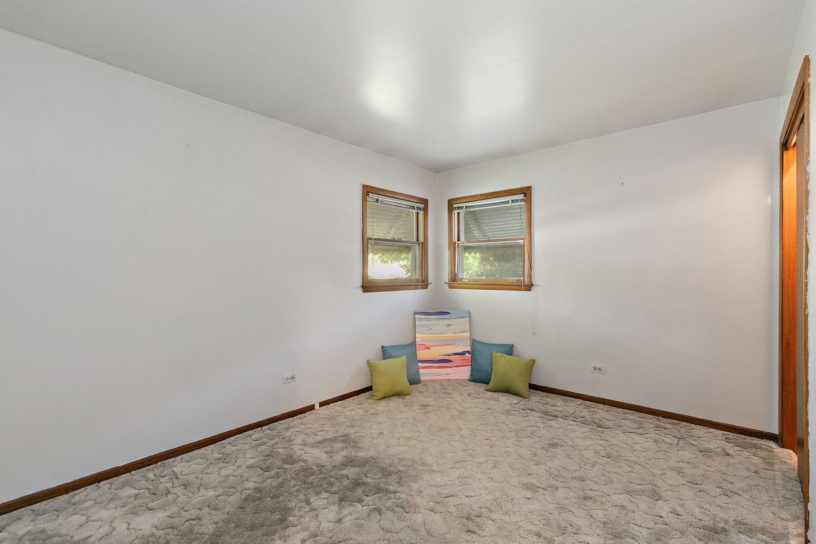 614 E Weathersfield Way, Schaumburg, IL 60193