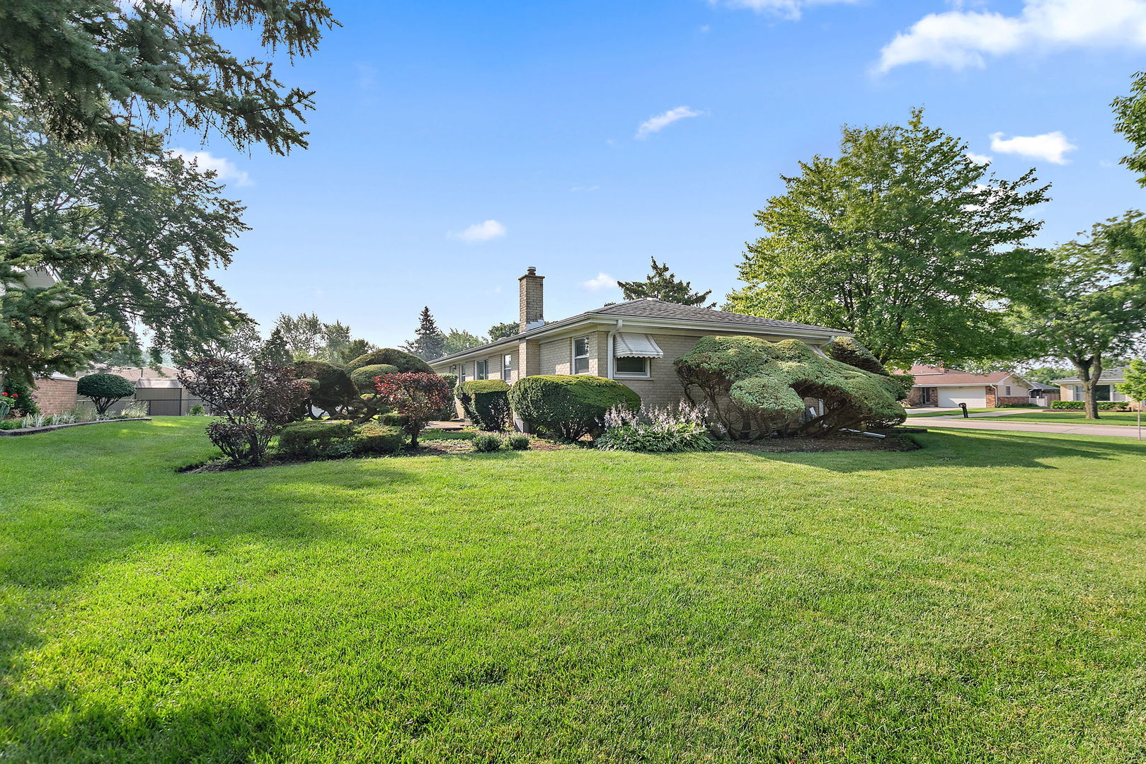 614 E Weathersfield Way, Schaumburg, IL 60193