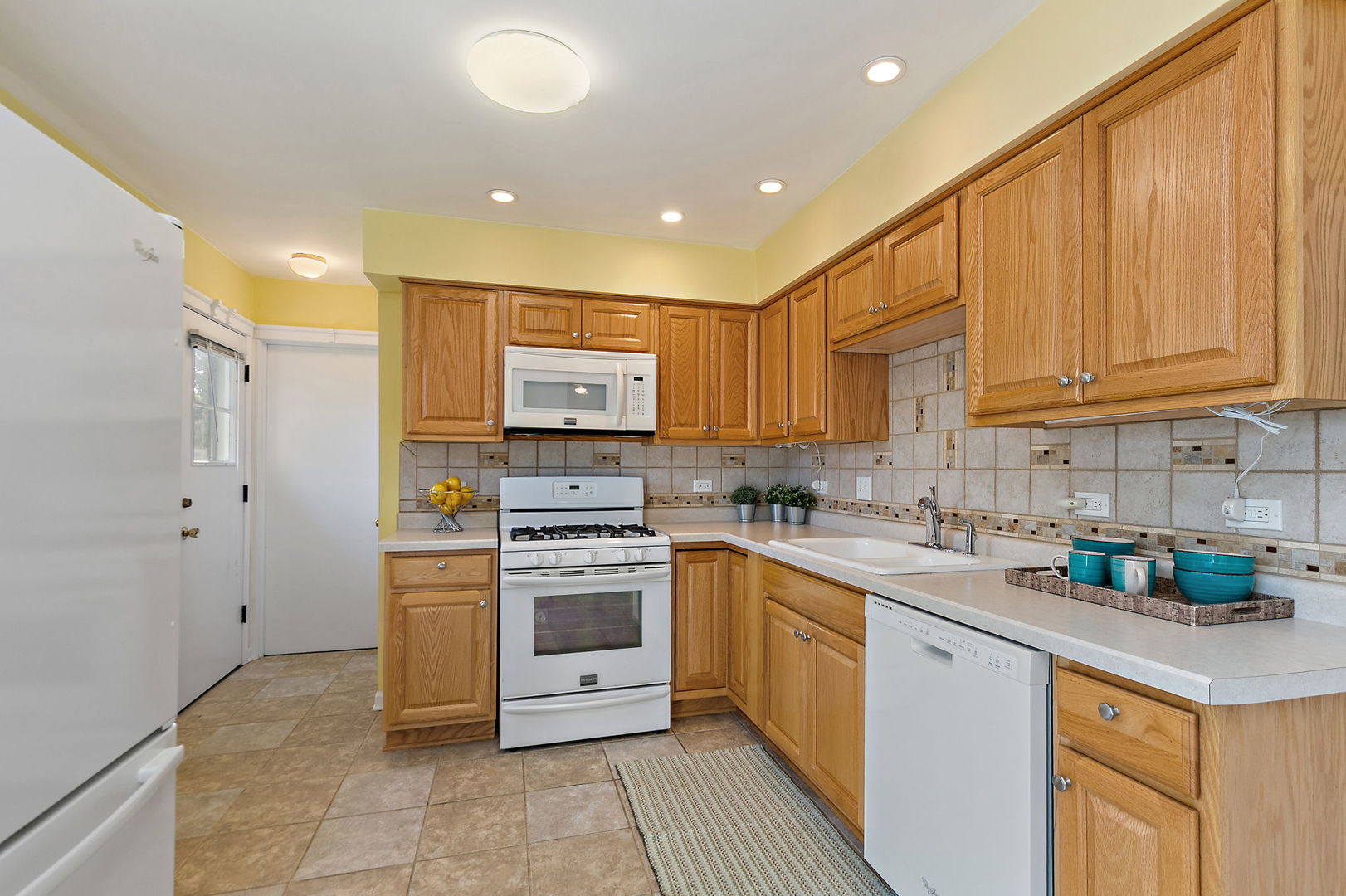 614 E Weathersfield Way, Schaumburg, IL 60193