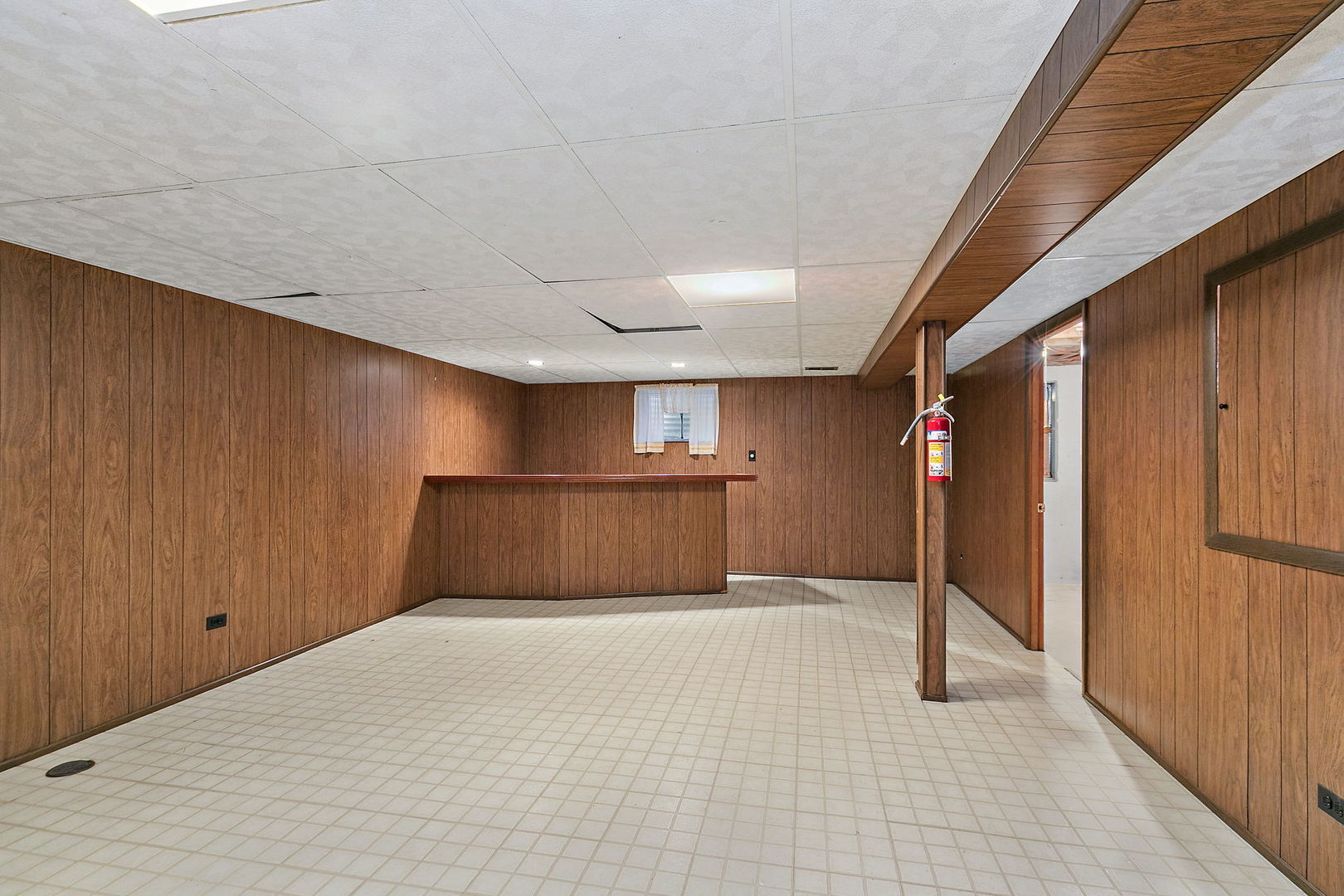 614 E Weathersfield Way, Schaumburg, IL 60193
