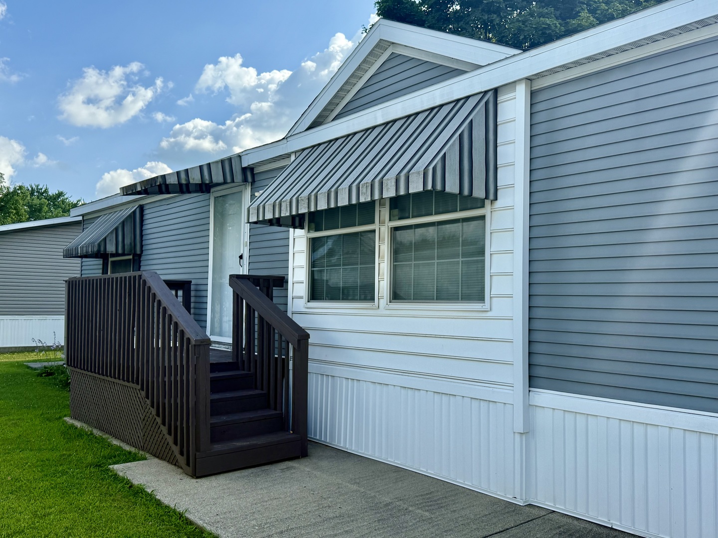 311 Avenue F, Bloomington, IL 61704