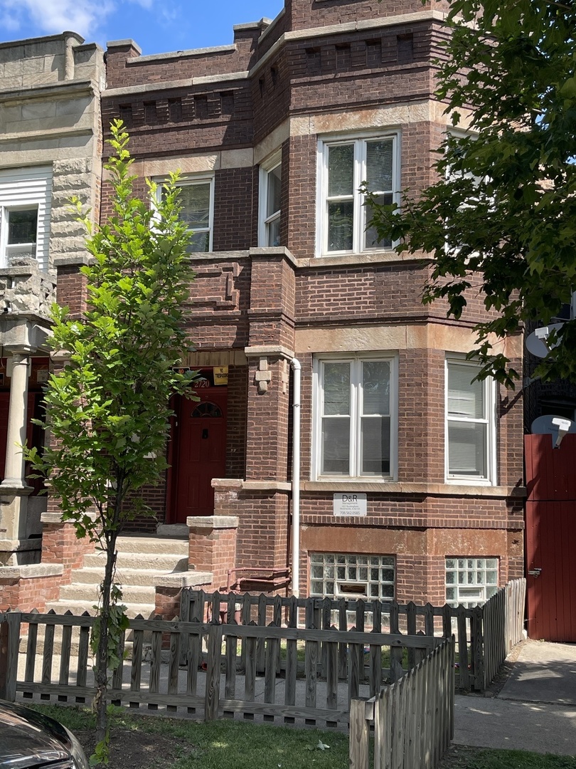 2720 W Flournoy Street, Chicago, IL 60612