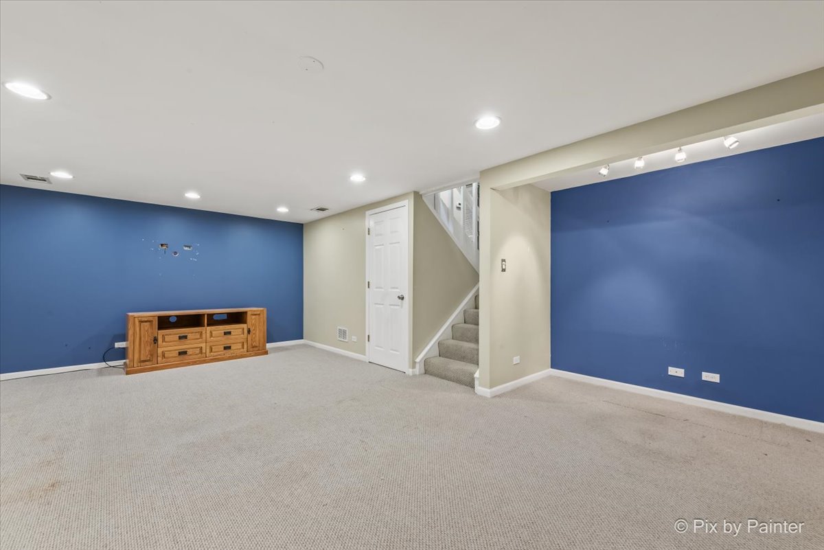 206 Troy Lane, Lombard, IL 60148