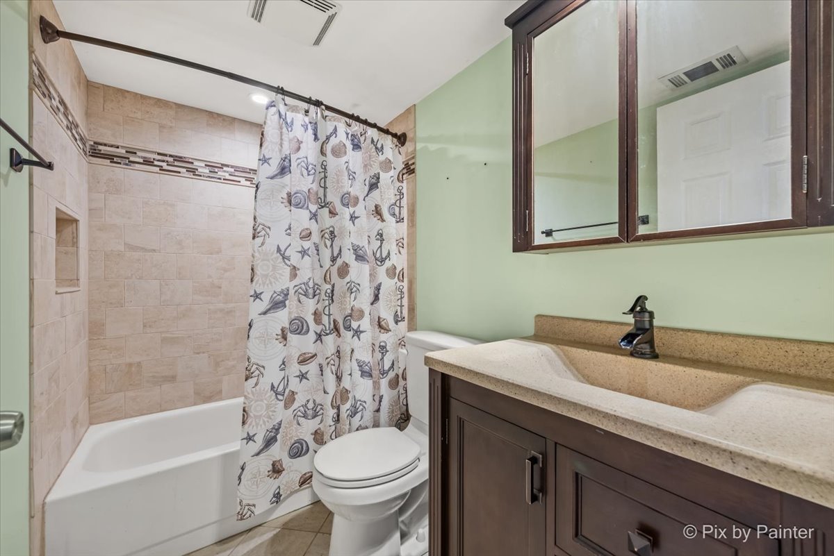 206 Troy Lane, Lombard, IL 60148