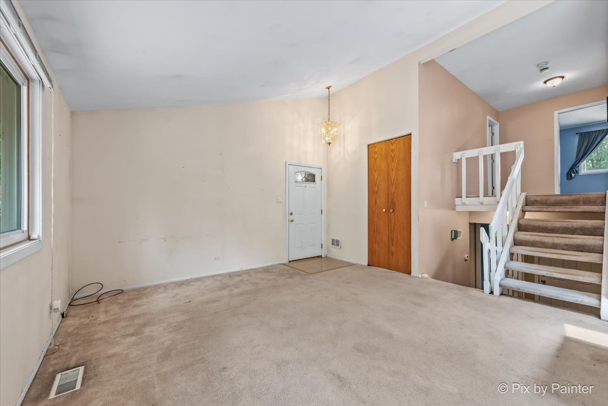 206 Troy Lane, Lombard, IL 60148