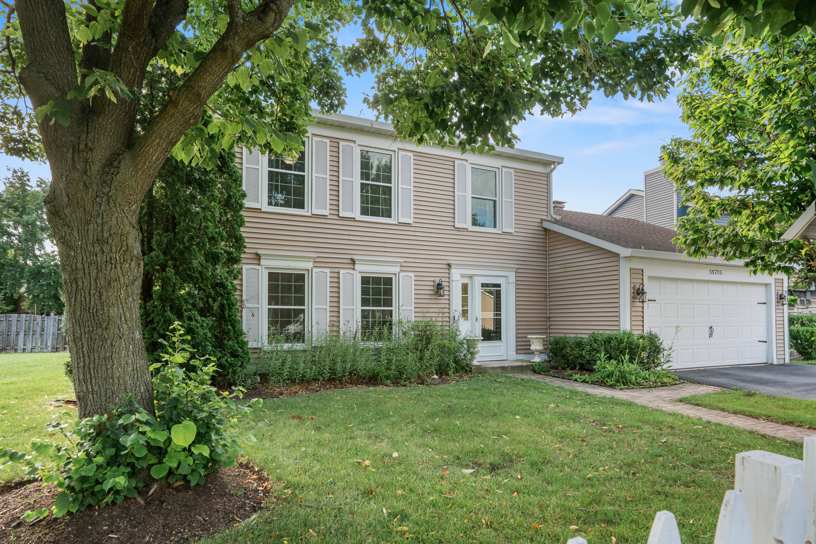 5S705 Hummingbird Lane, Naperville, IL 60540