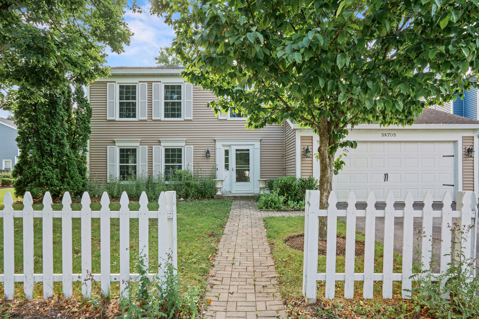 5S705 Hummingbird Lane, Naperville, IL 60540