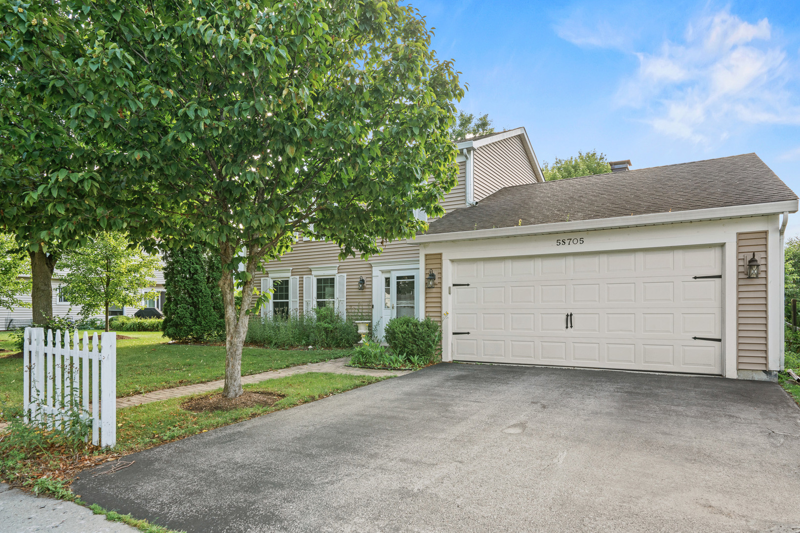 5S705 Hummingbird Lane, Naperville, IL 60540