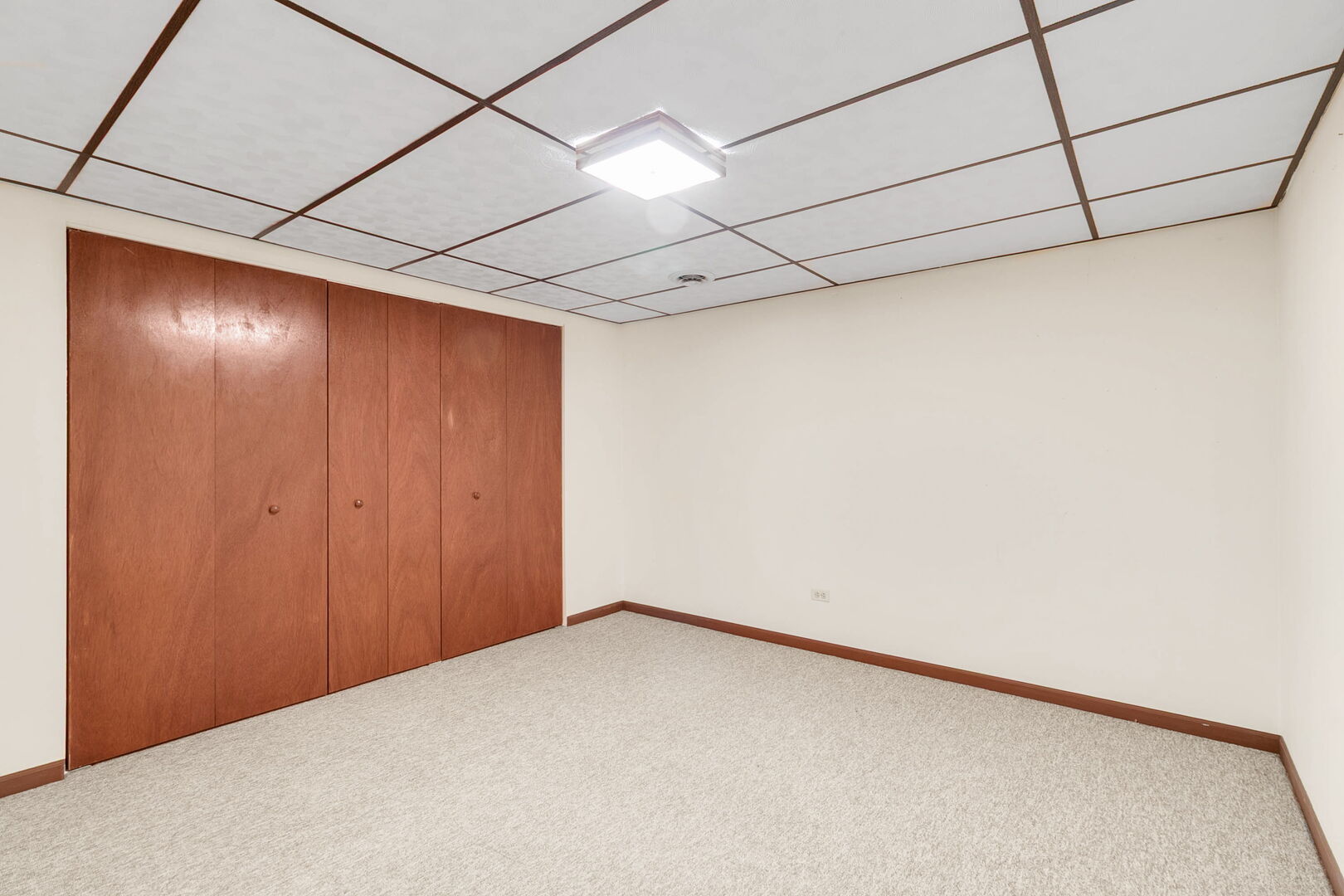 11016 Eaton Court, Westchester, IL 60154