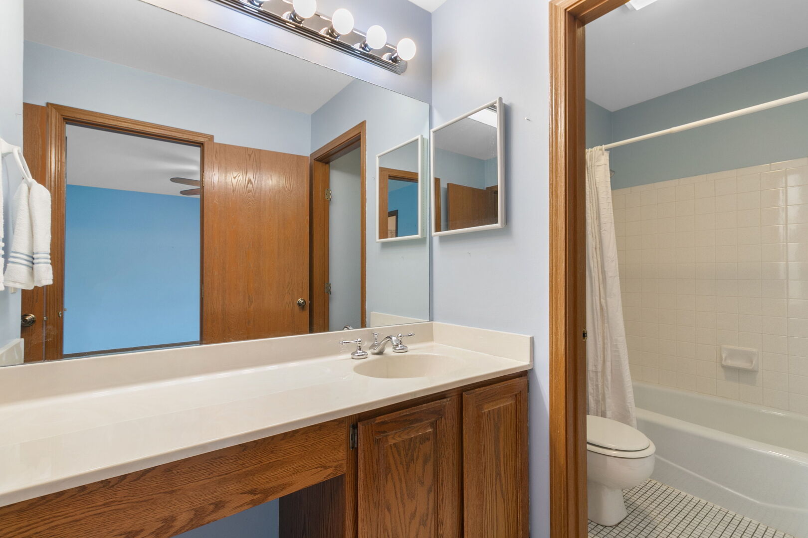 11016 Eaton Court, Westchester, IL 60154