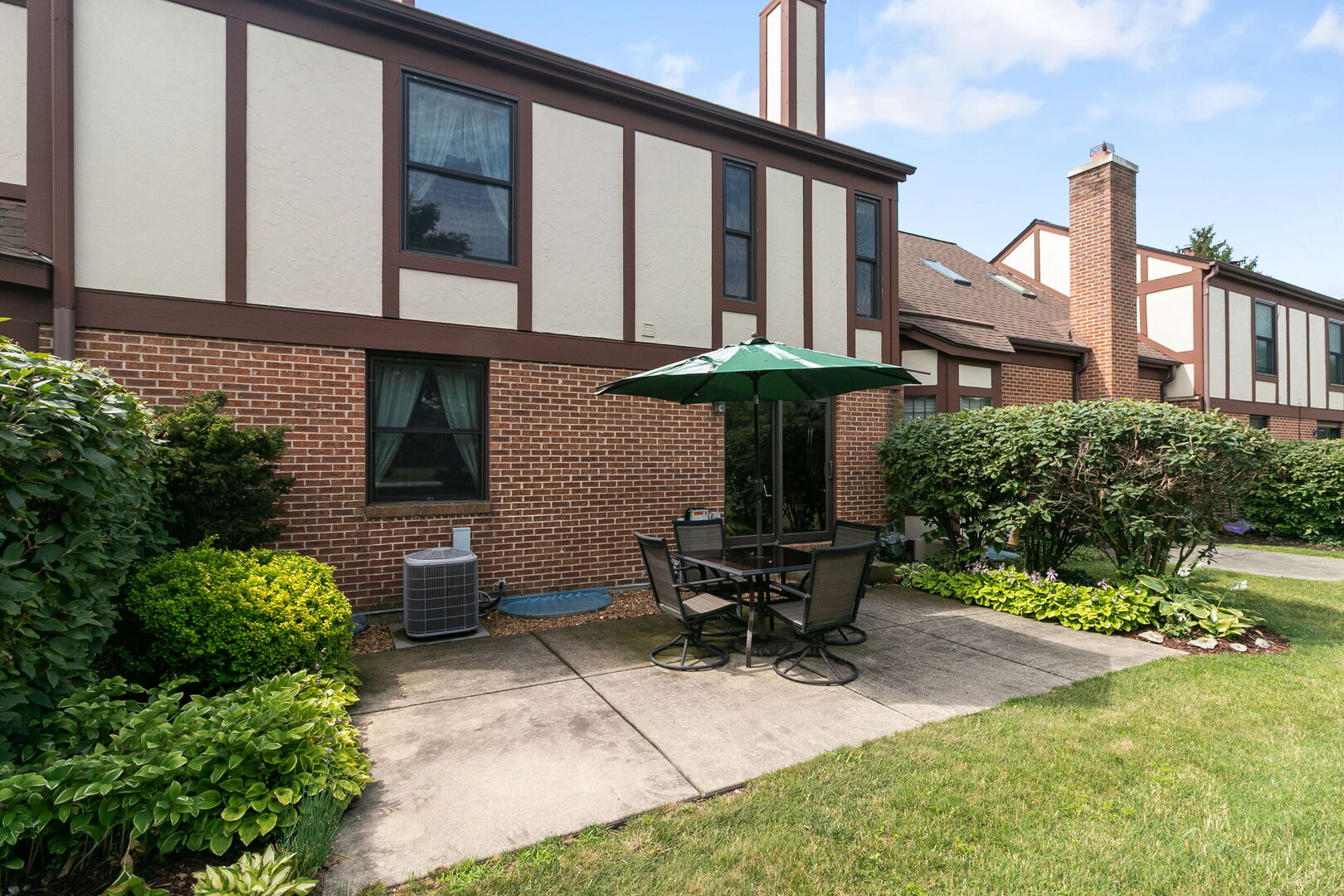 11016 Eaton Court, Westchester, IL 60154