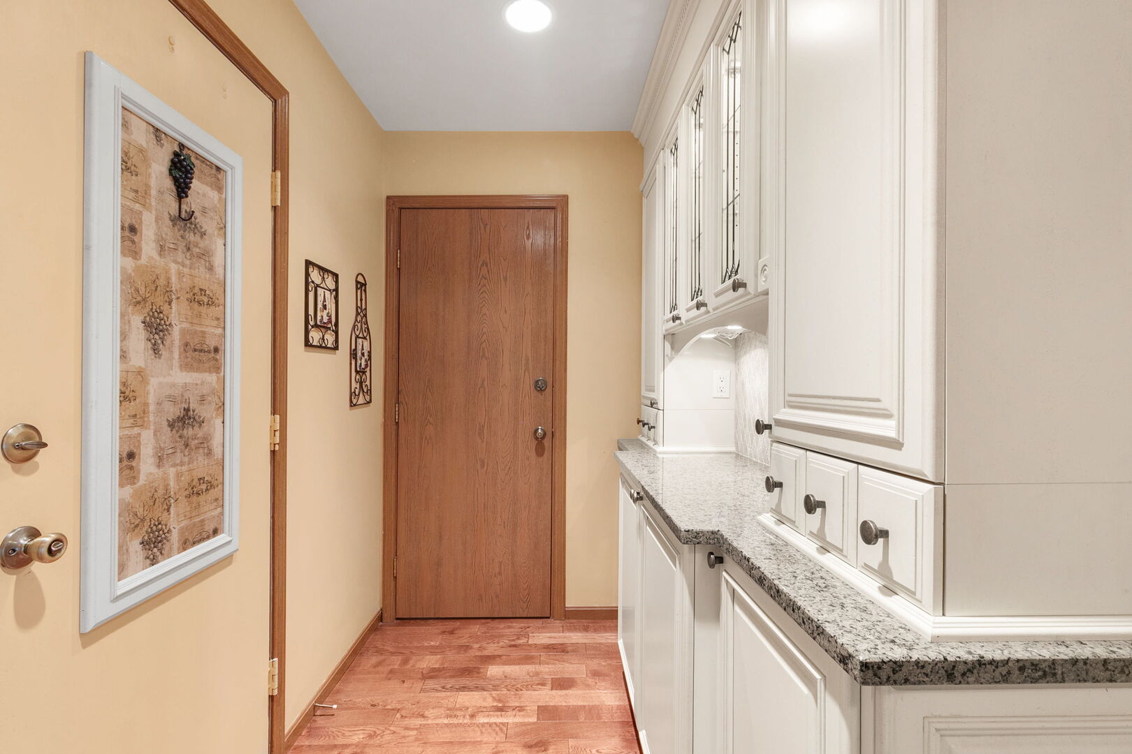 11016 Eaton Court, Westchester, IL 60154