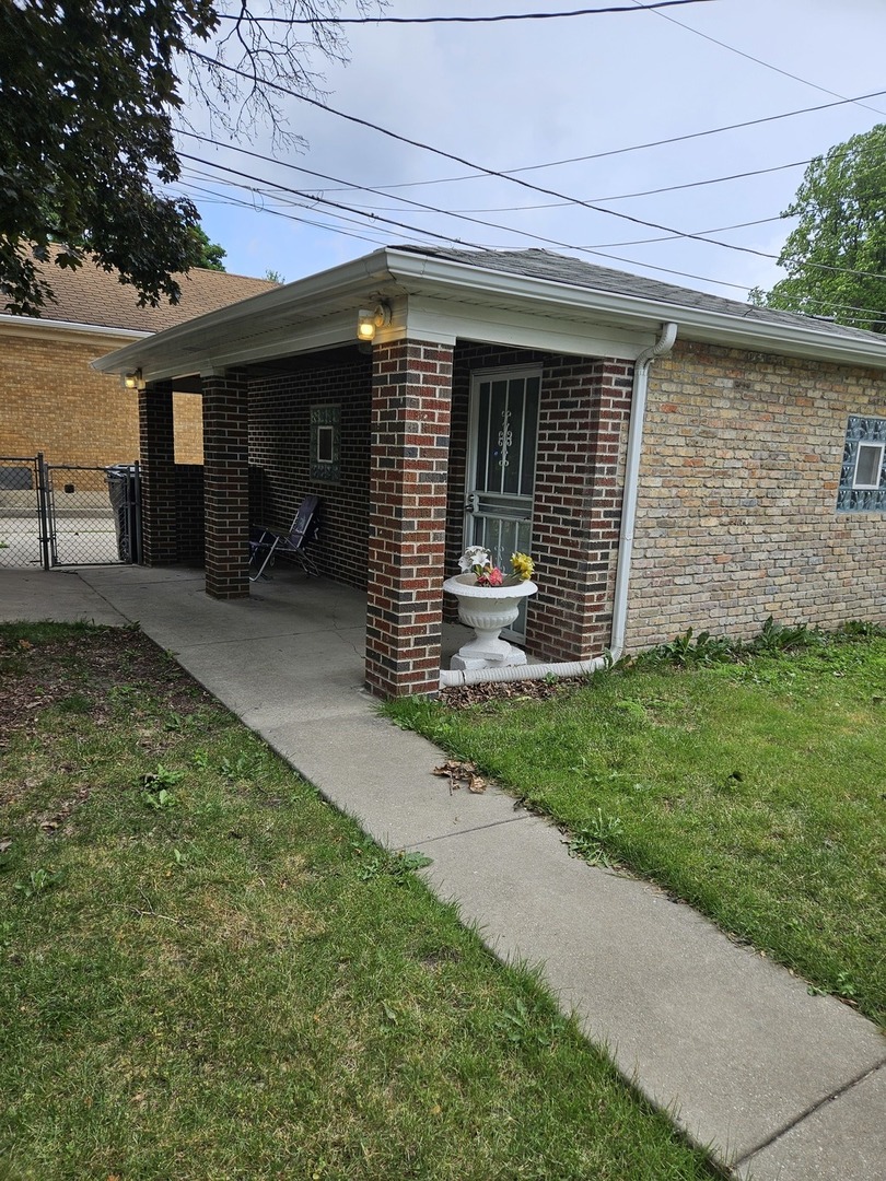 10552 S NORMAL Avenue, Chicago, IL 60628