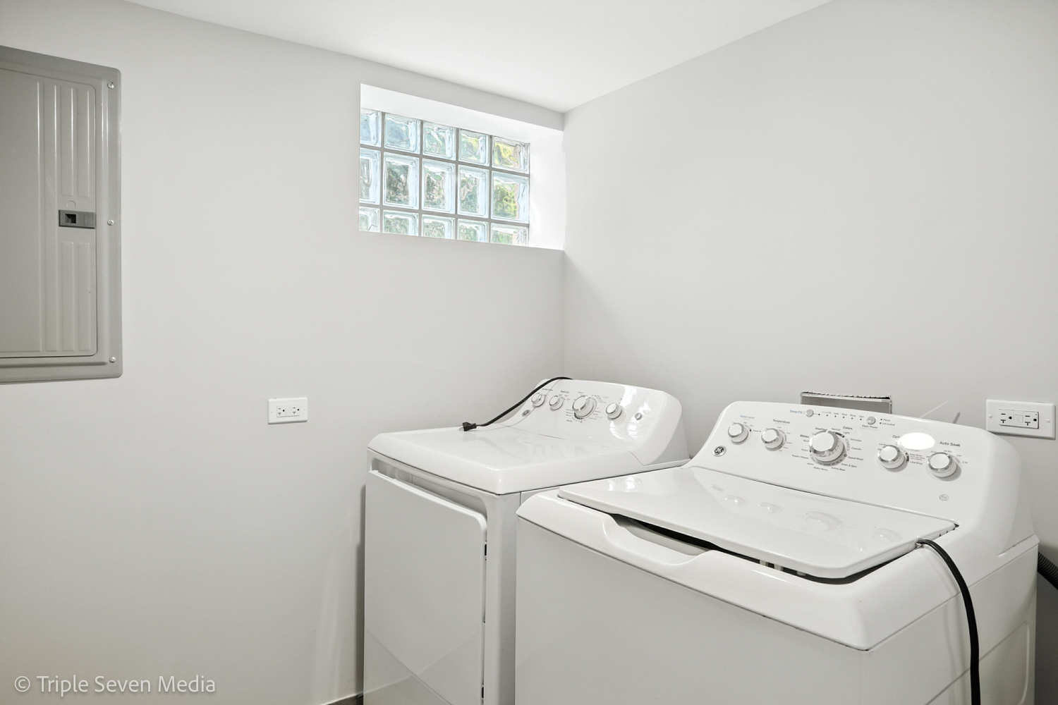 8126 S Wentworth Avenue, Chicago, IL 60620