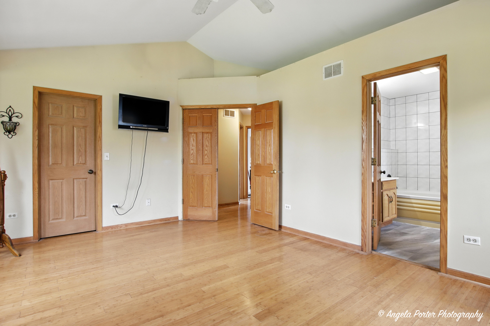 35954 N Hunt Avenue, Ingleside, IL 60041