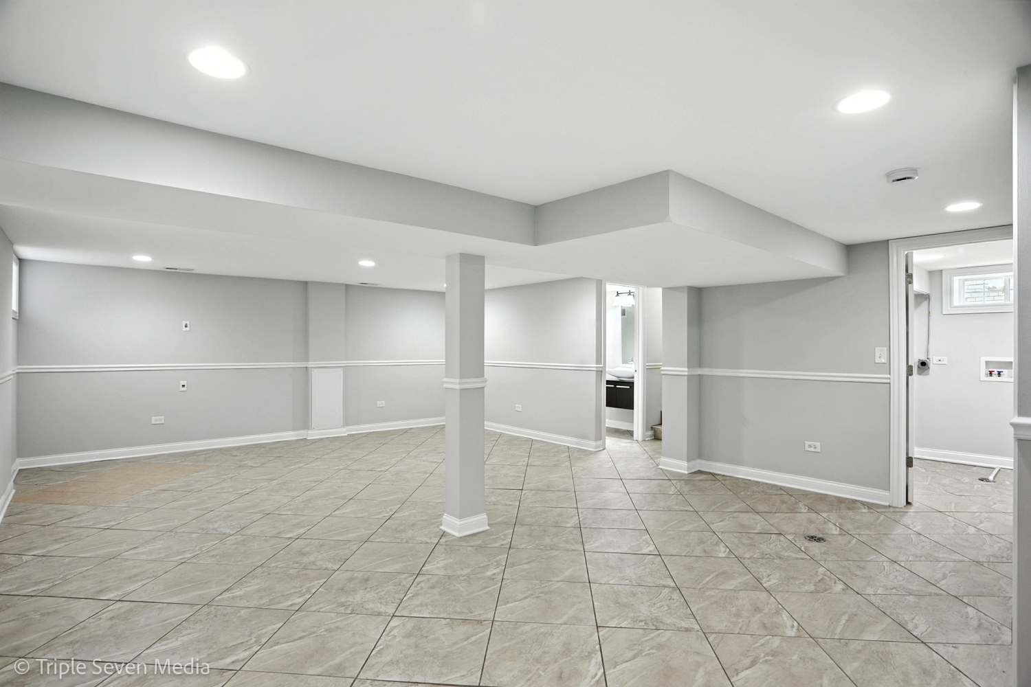 7723 S Paxton Avenue, Chicago, IL 60649