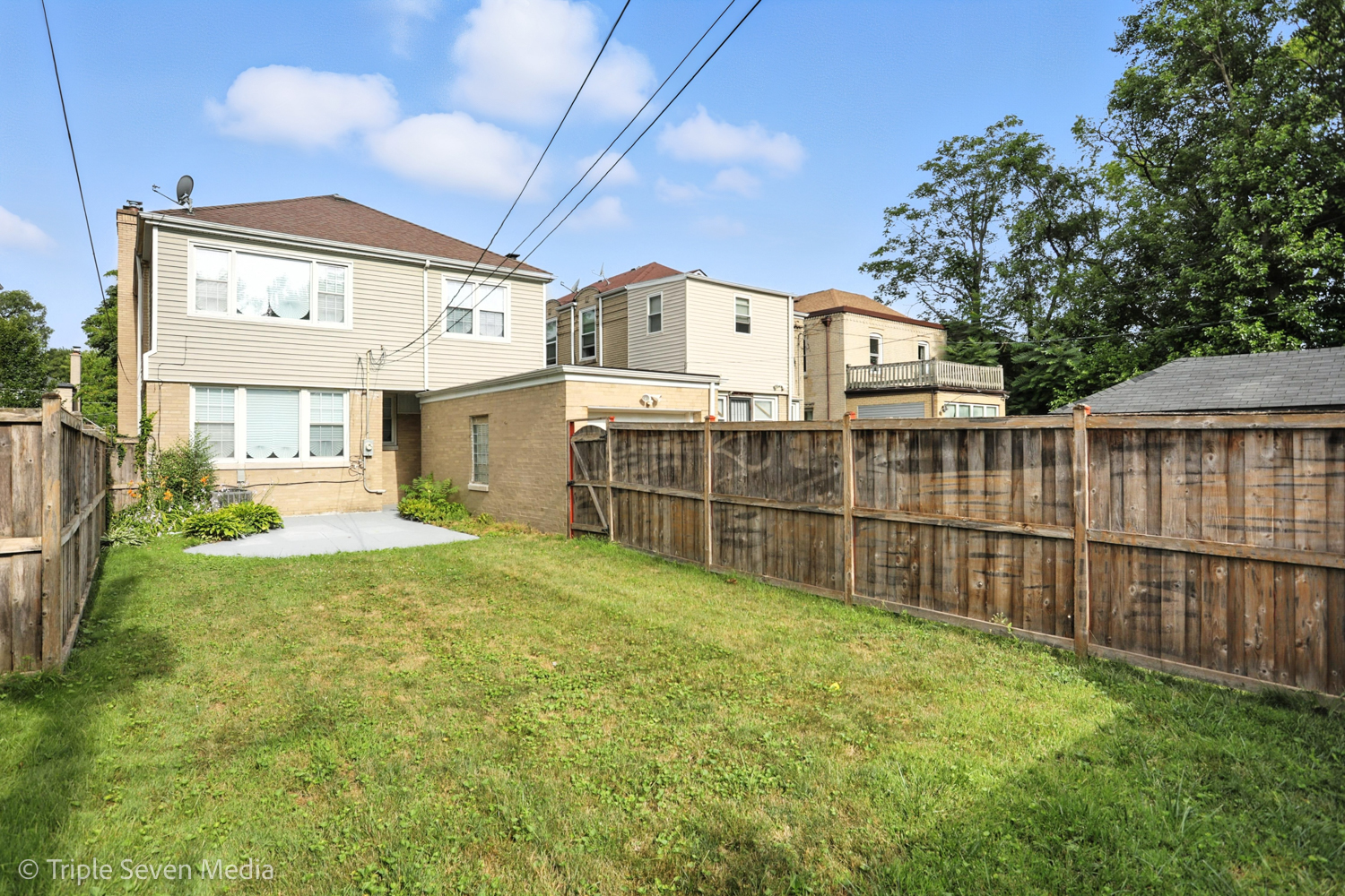 7723 S Paxton Avenue, Chicago, IL 60649