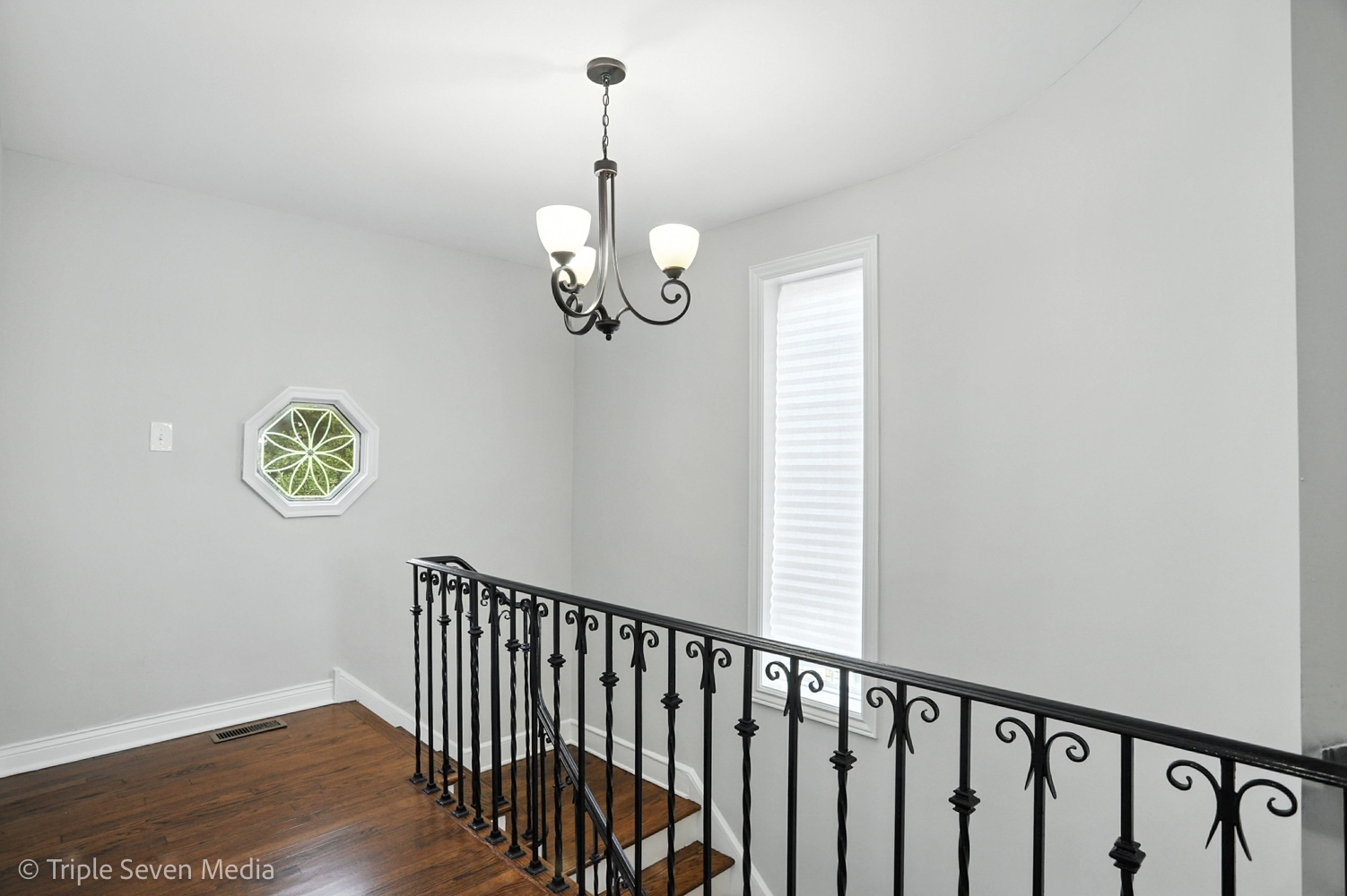 7723 S Paxton Avenue, Chicago, IL 60649
