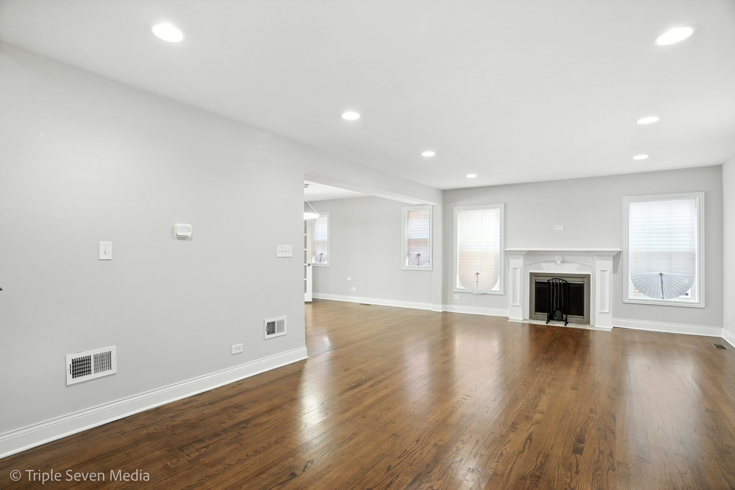7723 S Paxton Avenue, Chicago, IL 60649