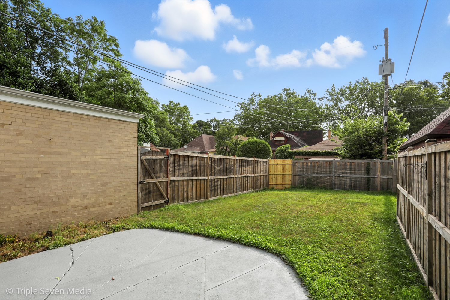 7723 S Paxton Avenue, Chicago, IL 60649
