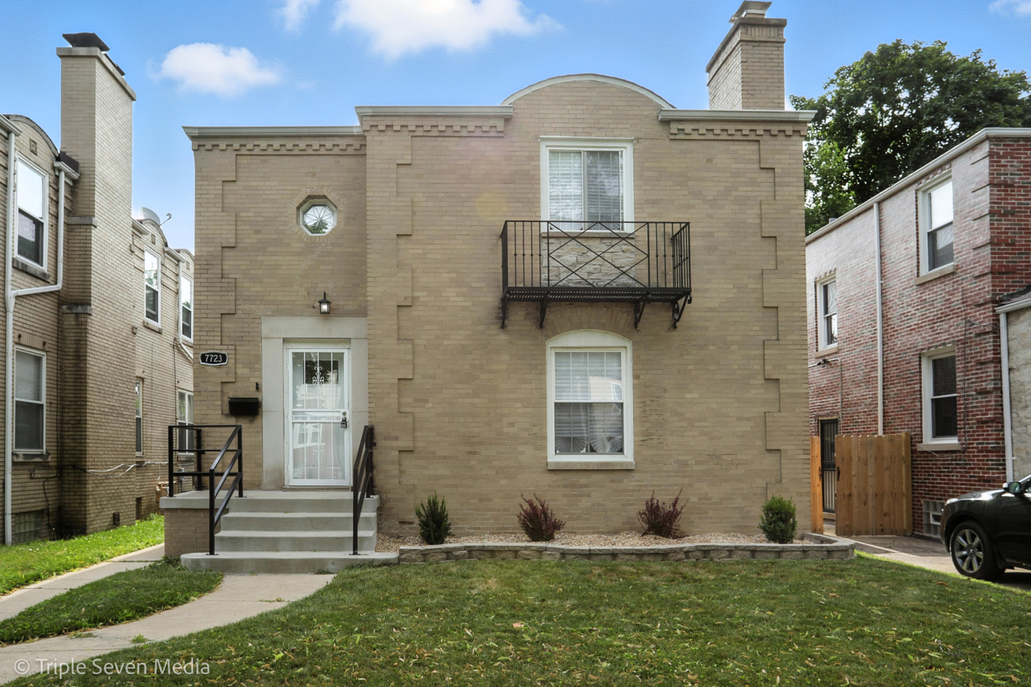 7723 S Paxton Avenue, Chicago, IL 60649