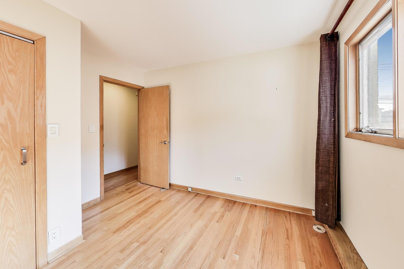 1130 N NORTHWEST Highway #1, Park Ridge, IL 60068