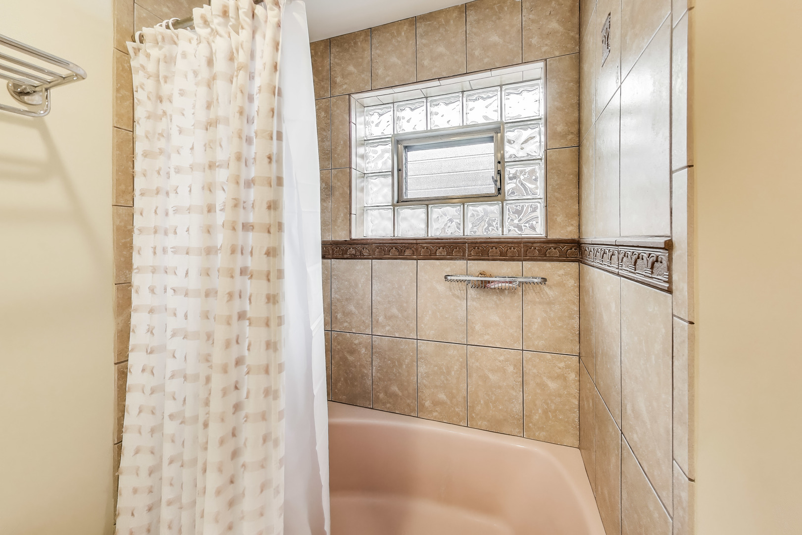 1130 N NORTHWEST Highway #1, Park Ridge, IL 60068