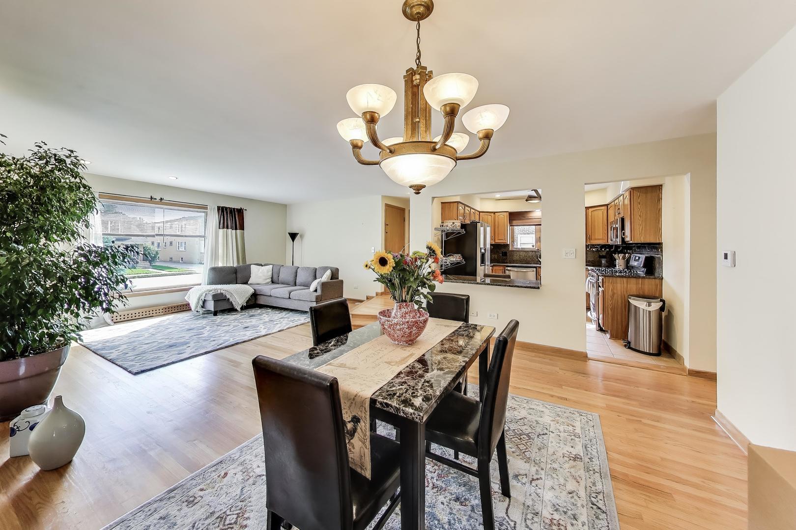 1130 N NORTHWEST Highway #1, Park Ridge, IL 60068