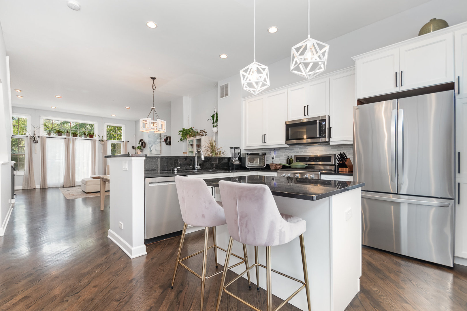 1058 W Fry Street, Chicago, IL 60642
