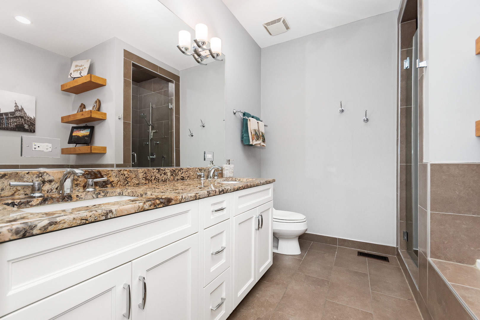 1058 W Fry Street, Chicago, IL 60642