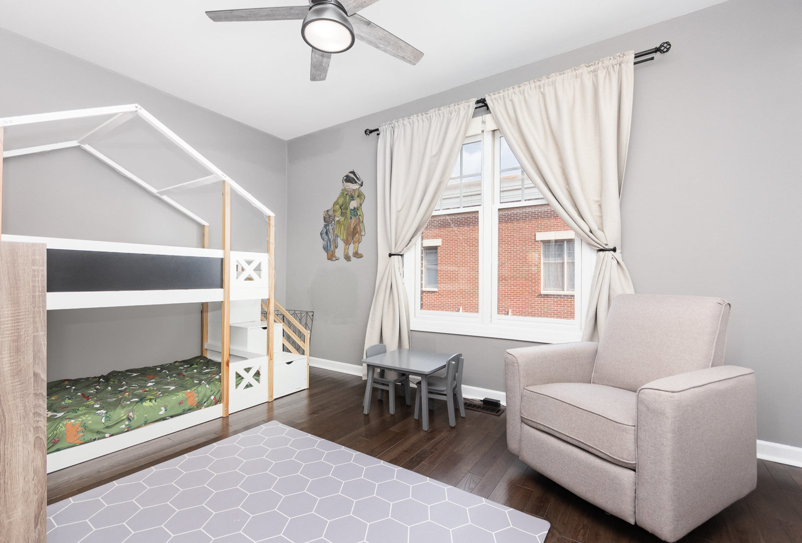 1058 W Fry Street, Chicago, IL 60642